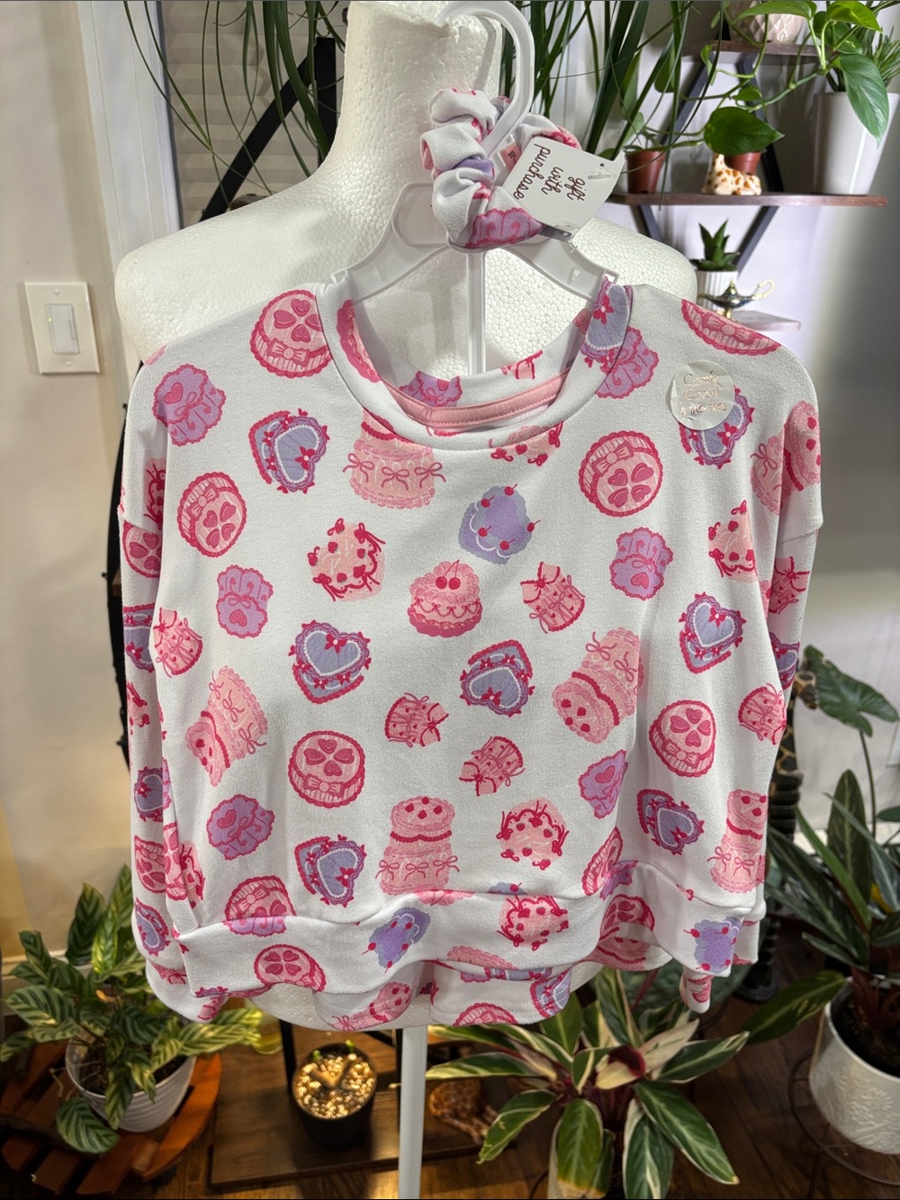 Tahari girl cake pajama set size 10/12